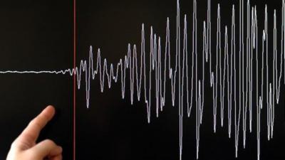 L enregistrement d un tremblement de terre sur un sismographe dans un laboratoire a strasbourg 732531
